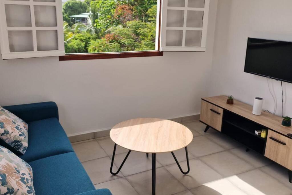 Joli T2 En Bas De Villa Vue Jardin Et Mer Vieux-Habitants Exterior foto